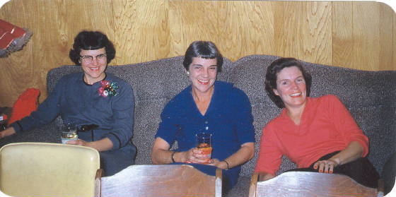 Christmas/BonnieLuraMom2.jpg